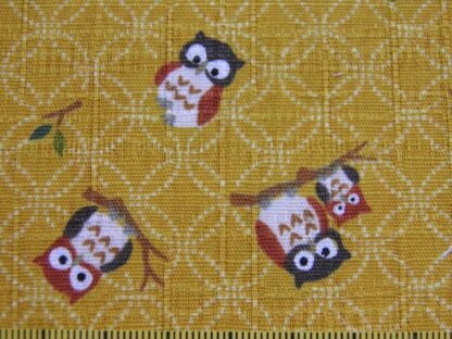 Tissu Japonais petits hiboux fond moutarde- dernier coupon 1m10